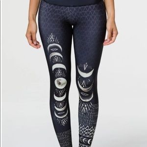 Onzie yoga moon phase leggings xs/s